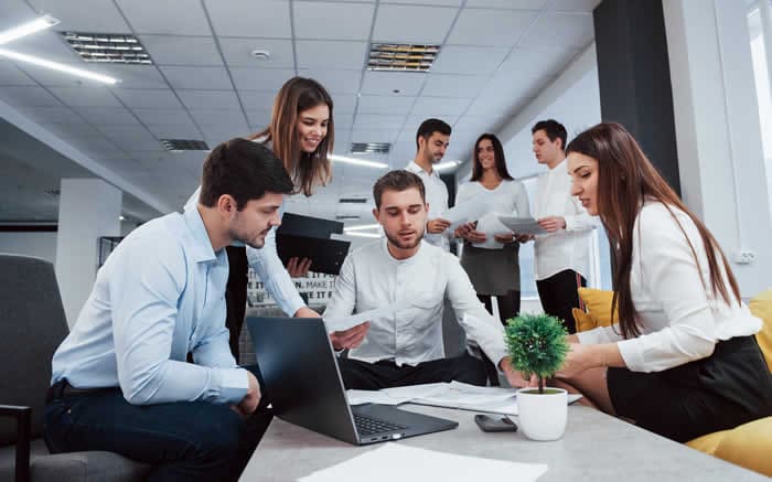 Headhunting Lab - La ciencia de buscar y el arte de elegir